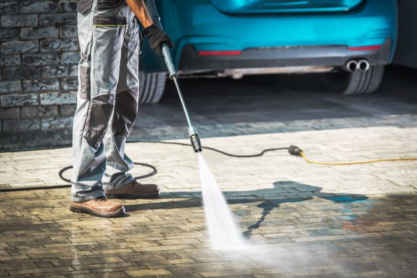 Cost of Driveway Pressure Washing in Fresno