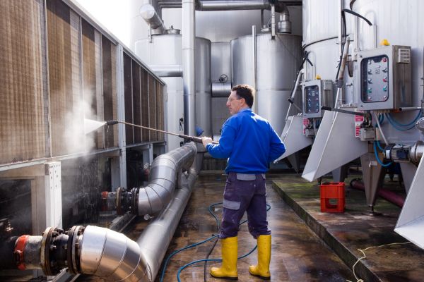 Industrial Pressure Washing in Fresno