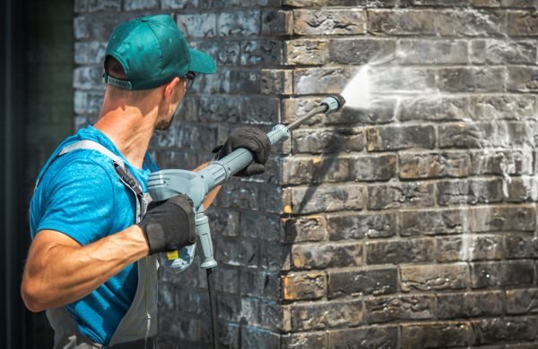 Commercial Building Washing in Fresno