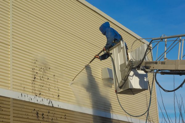 Commercial Exterior Cleaning in Fresno