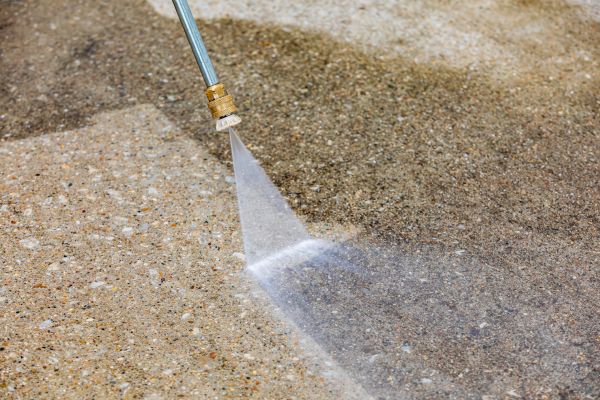 Cost of Driveway Pressure Cleaning in Fresno