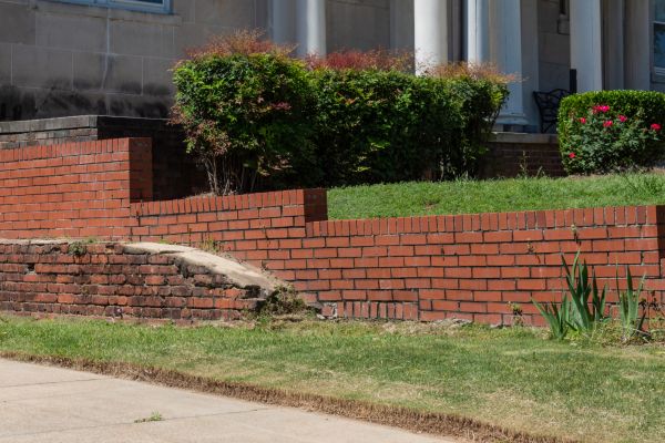 Cost of Retaining Wall Cleaning in Fresno