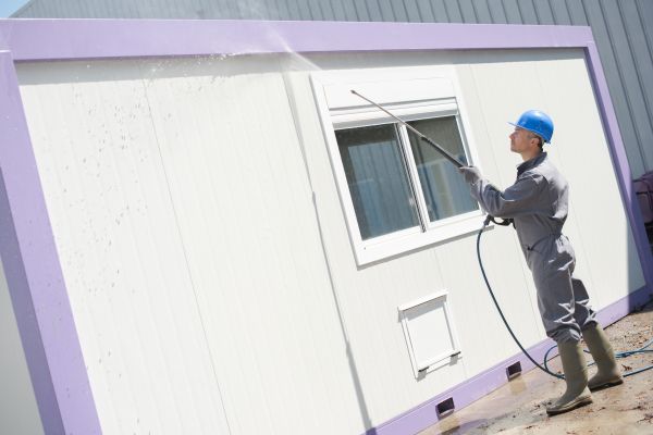 Cost of Apartment Pressure Washing in Fresno