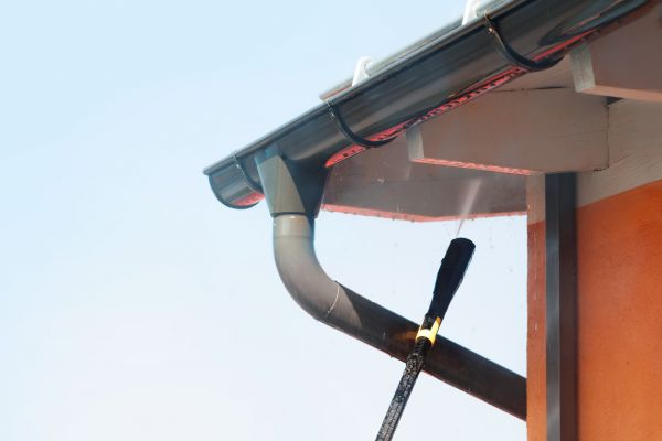 Cost of Eaves Power Washing in Fresno
